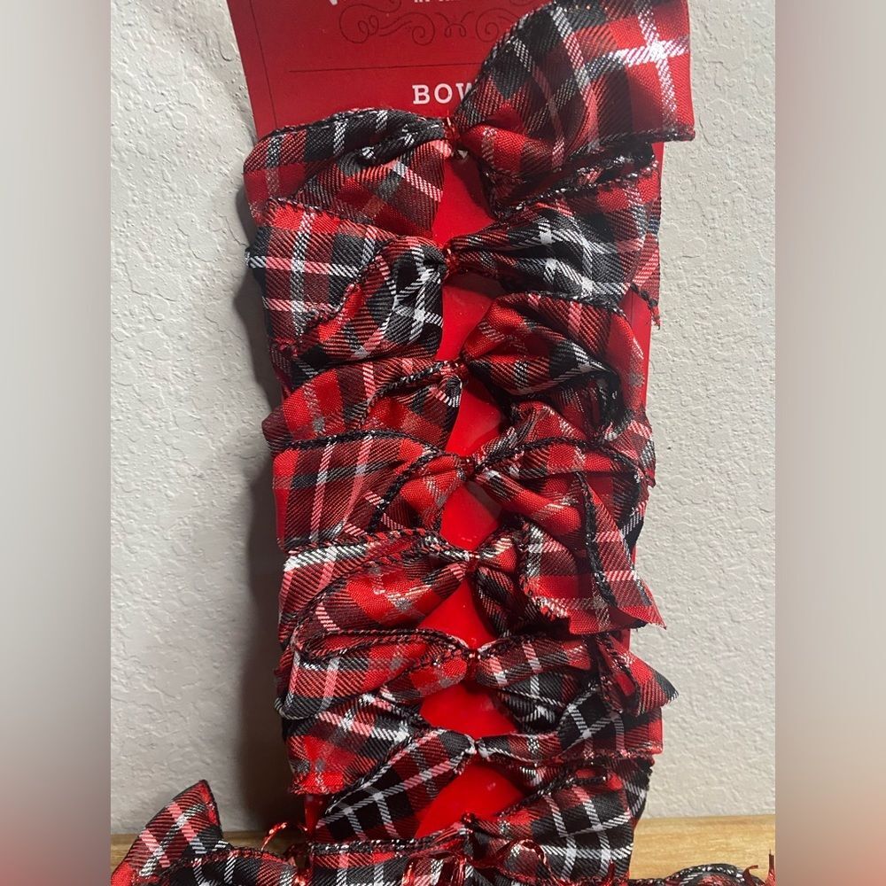 Christmas Tree Holiday Plaid Bows Black Red Silver 32 count 4” bows Farmhouse - Picture 1 of 4